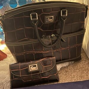 Dooney & Bourke set gently used! Selling wallet and purse together